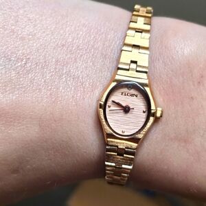Vintage Elgin Gold Wrist Watch size Small